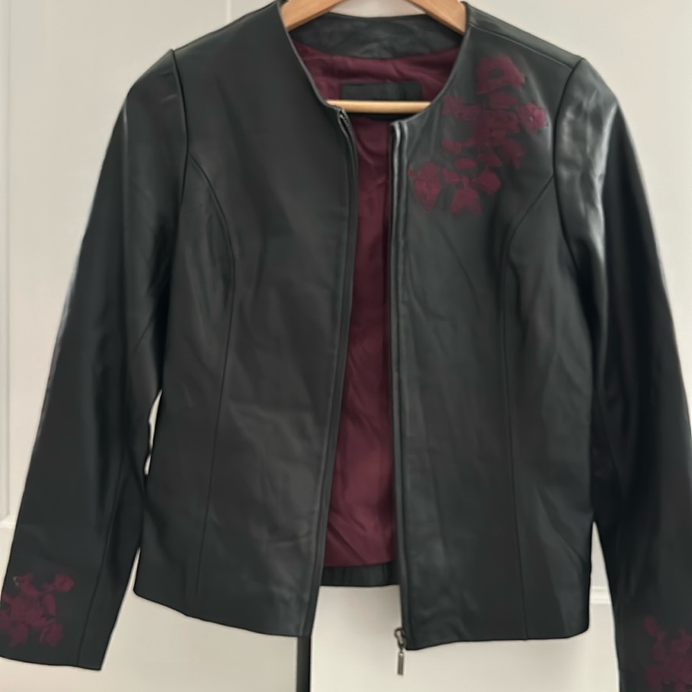 Small Jaclyn Smith black leather bomber jacket